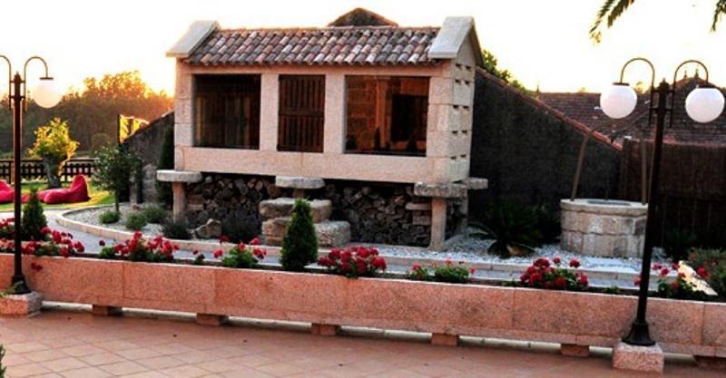 O Paxareco De Ay Hotell Meis Exteriör bild